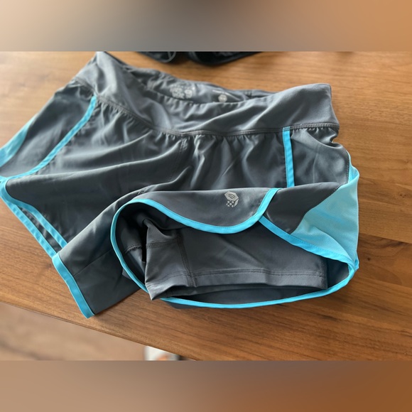 2 pair Mountain Hardware Running shorts, size Medium - Picture 6 of 6